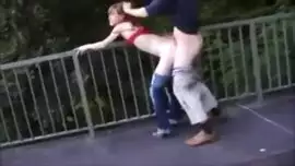 رجل يجر بنت من صلة ملاهي اربيل الممارسات الجنس