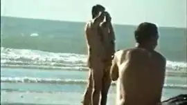 إيراني شاطئ بحر زوجت