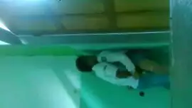 طالب ينيك زميلته في حمامات المدرسه طيز