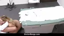 الدكتور يقتصب المريضة بضرب وعنف في المستشفي نيك