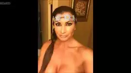 غريب أهلب مهرج