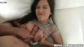 الاولاد يغتصبون امهما بغرفة النوم