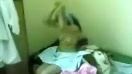 يصورها ويجبرها ع السكس