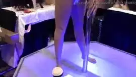 يظهر اثنان من الكتاكيت القوطي مع الثدي أرجلهم المرفوعة في عمل ثلاثي الأبعاد مع ديك كبيرة تهب الفيديو الإباحية عالية الدقة