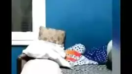 شاب ينيك ابنة خالته وهي محشورة تحت سريرها