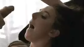 سكس يبطح أخته على الأرض وينيكها