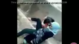 مراهقة عربية تستعرض جسمها