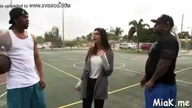 فيديو سكس القذف في كس مايا خلفية