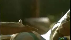 الام تغوي صديق ابنتها سكس