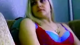 Riger Mami Camgirl يلعق فتاة أمريكية من أصل أفريقي على السرير