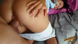 إمرأة بالغة ينيكها طفل