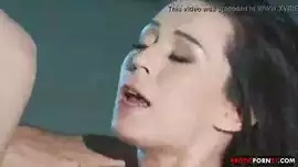 غريب رومانسي الديك صغير