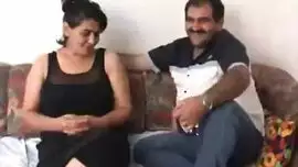شاب كردي عراقي ينيك حبيبته في حمام مركز التسوق الإباحية