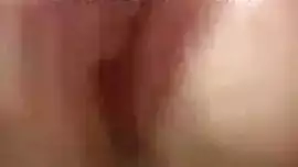 امرأة شقراء تصرخ من المتعة أثناء الحصول على مارس الجنس من الخلف، من الظهر