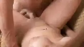 فديو بيرضع من بوازها