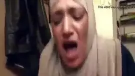 جزائرية بالحجاب بنكها مغترب