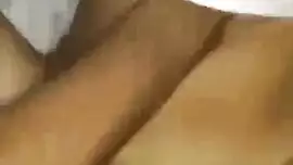 فتاة عربية لهطة قشطة فاتنة تعرض أسخن بزاز مدورة مثيرة الحلمات لعاشقها الفيديو الإباحية