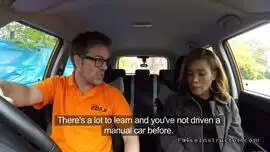 ينيكها في سيارته بقوه