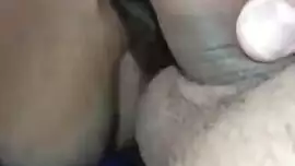 زوجي يلبس ملابسي وينيكني سكس